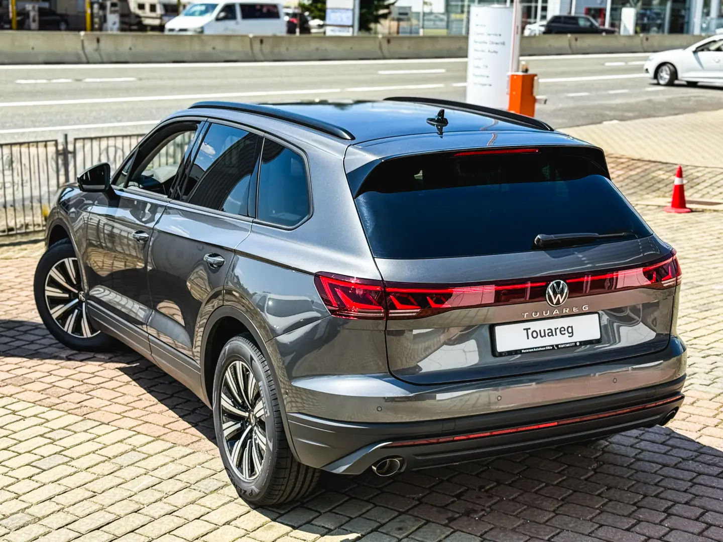 Noul Touareg Style V6 TDI 231CP DSG 4Motion - PE STOC