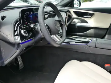 E 200 AMG +Distronic+R-Kamera+4D-BurmesterSound+