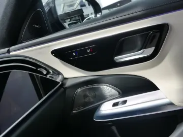 E 200 AMG +Distronic+R-Kamera+4D-BurmesterSound+