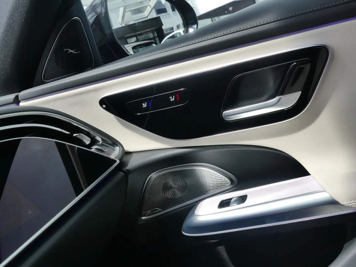 E 200 AMG +Distronic+R-Kamera+4D-BurmesterSound+