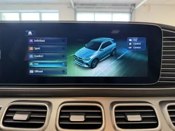 GLE 300 d 4Matic*ACC*LED*Pano*Cam*AHK*Leder*Navi