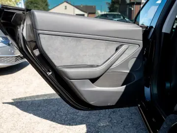 Model 3 Long Range Dual AWD *PANO*ACC*