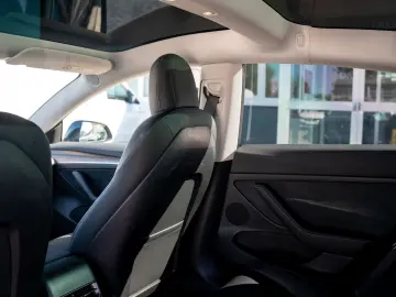 Model 3 Long Range Dual AWD *PANO*ACC*