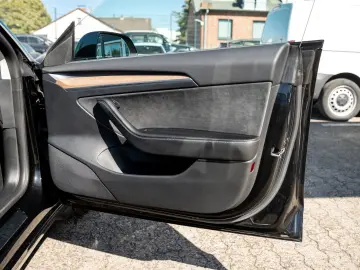 Model 3 Long Range Dual AWD *PANO*ACC*
