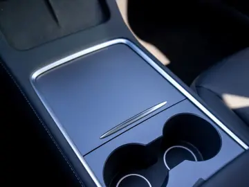 Model 3 Long Range Dual AWD *PANO*ACC*