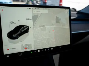 Model 3 Long Range Dual AWD *PANO*ACC*
