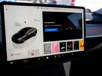 Model 3 Long Range Dual AWD *PANO*ACC*