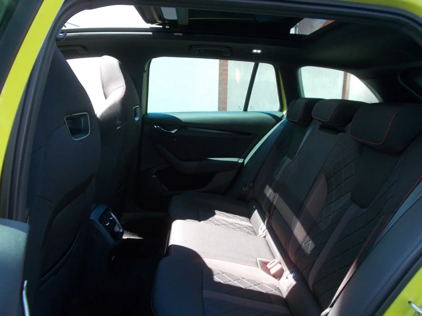 Octavia Combi RS * DSG * ACC * LED * NAVI * uvm