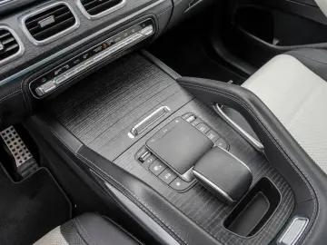 GLE 400 d 4M AMG-LINE PANO STH. SITZKL. DISTRONI