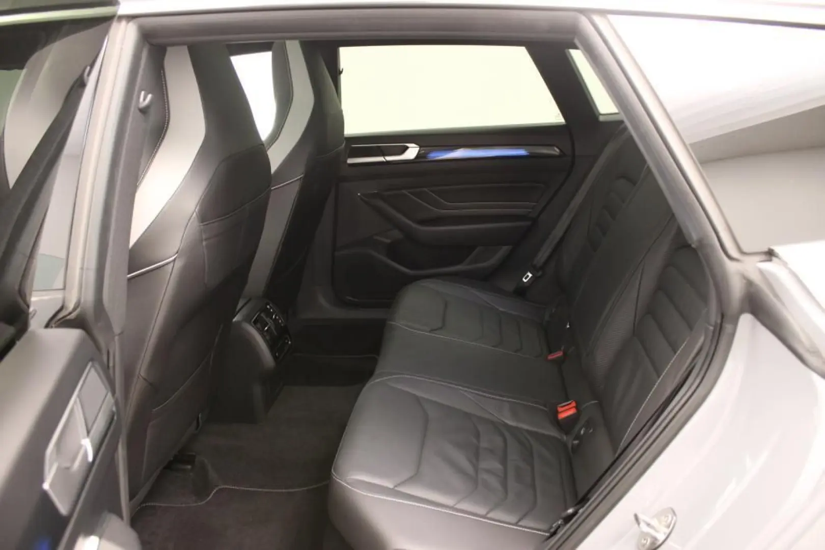 Arteon SB Elegance 2.0 TSI DSG AHK*Leder*RFK*PDC