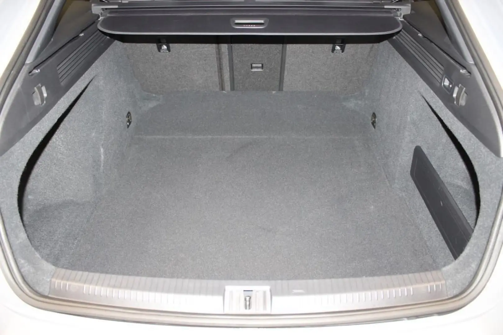 Arteon SB Elegance 2.0 TSI DSG AHK*Leder*RFK*PDC