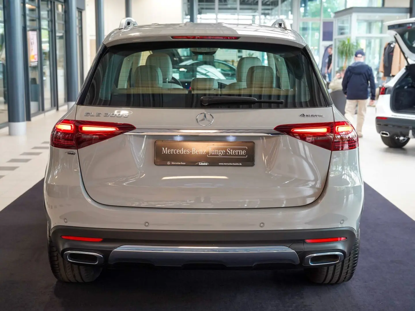 GLE 300 d 4M Premium-Plus-Paket Massage Head-up