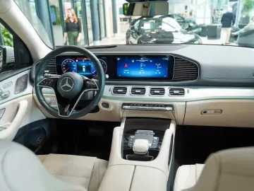 GLE 300 d 4M Premium-Plus-Paket Massage Head-up