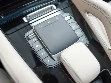 GLE 300 d 4M Premium-Plus-Paket Massage Head-up