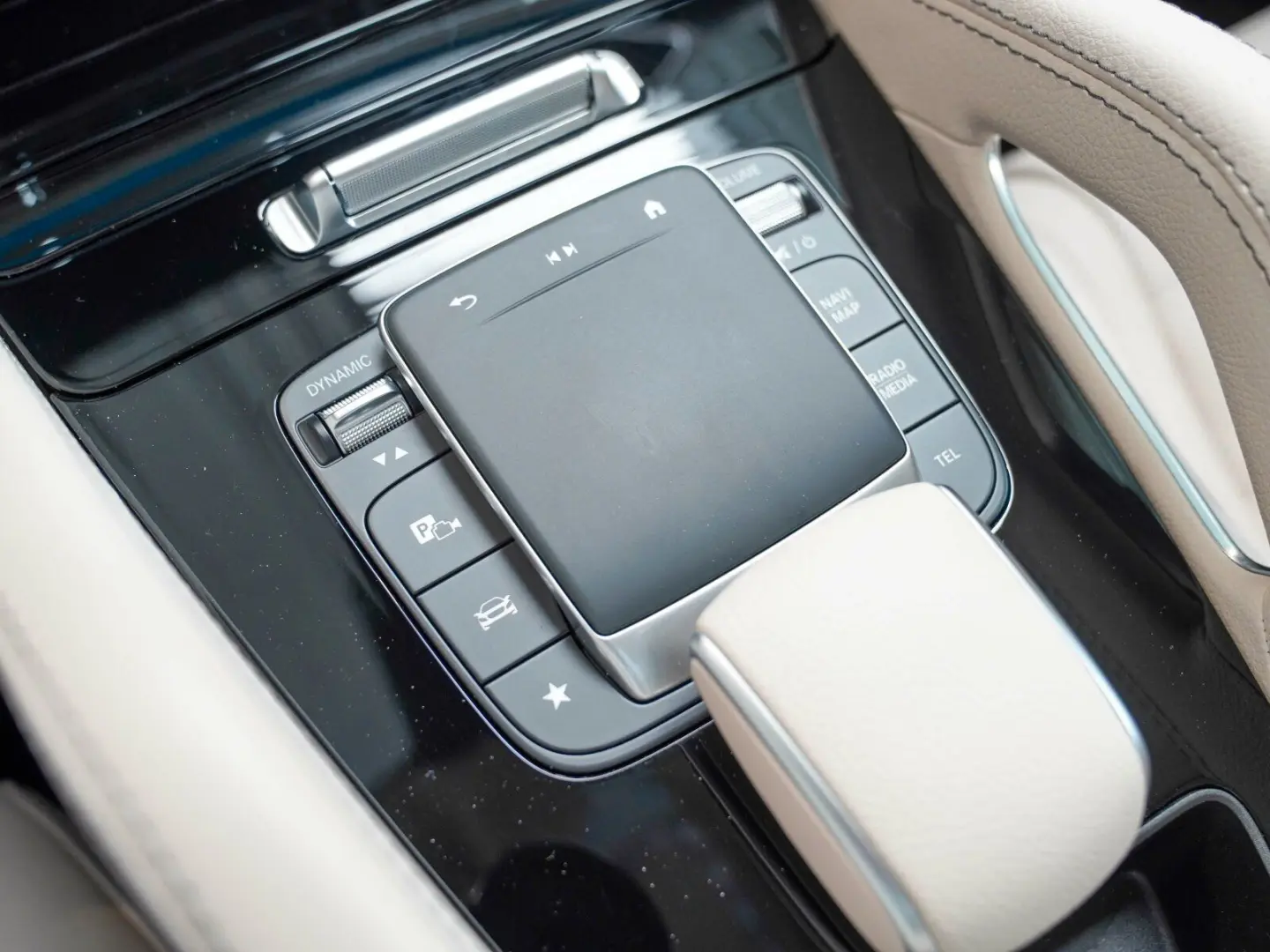 GLE 300 d 4M Premium-Plus-Paket Massage Head-up
