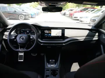 OCTAVIA COMBI RS 2.0TSI DSG PANORAMA+MATRIXuvm
