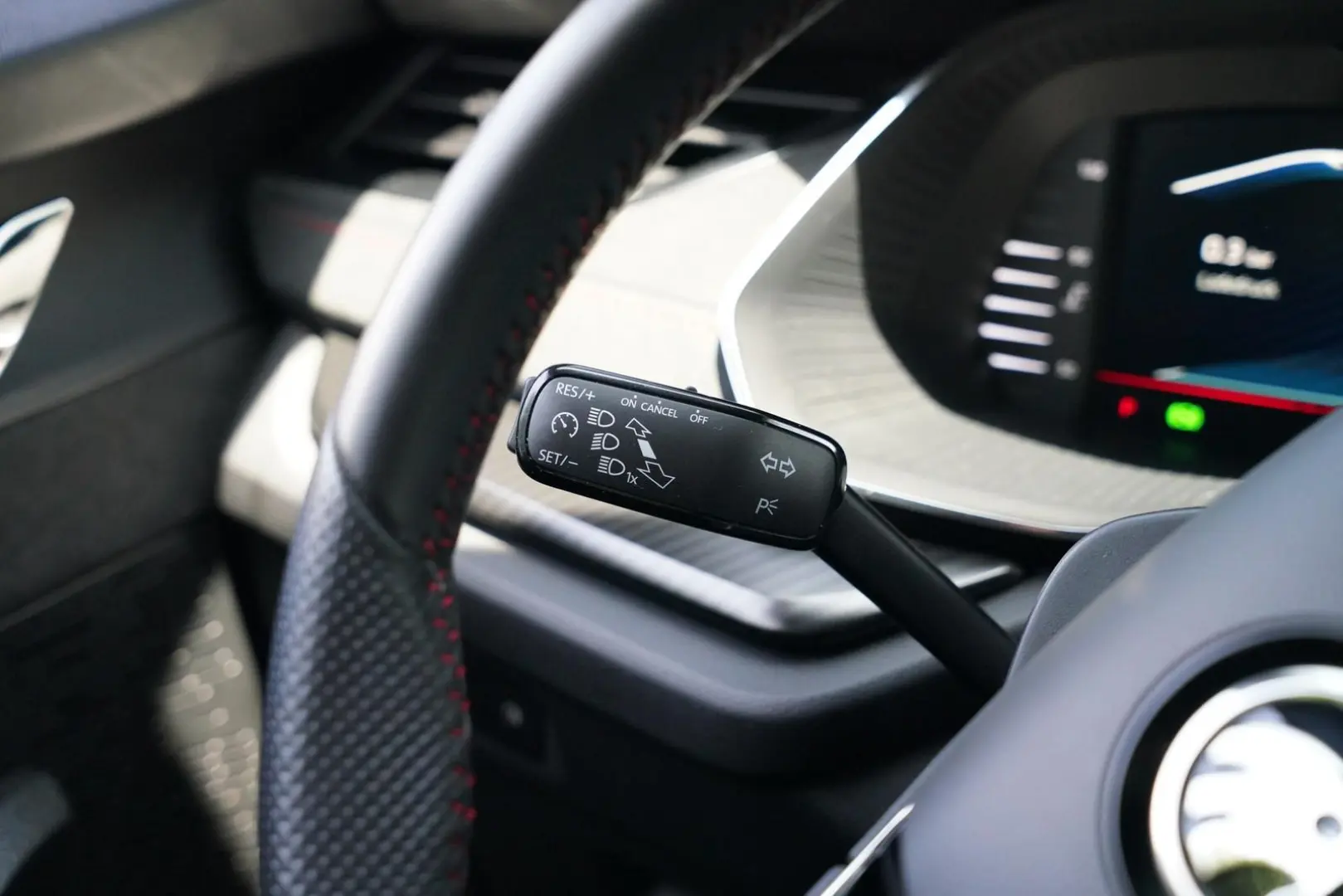 OCTAVIA COMBI RS 2.0TSI DSG PANORAMA+MATRIXuvm