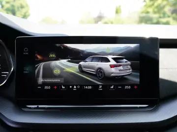 OCTAVIA COMBI RS 2.0TSI DSG PANORAMA+MATRIXuvm