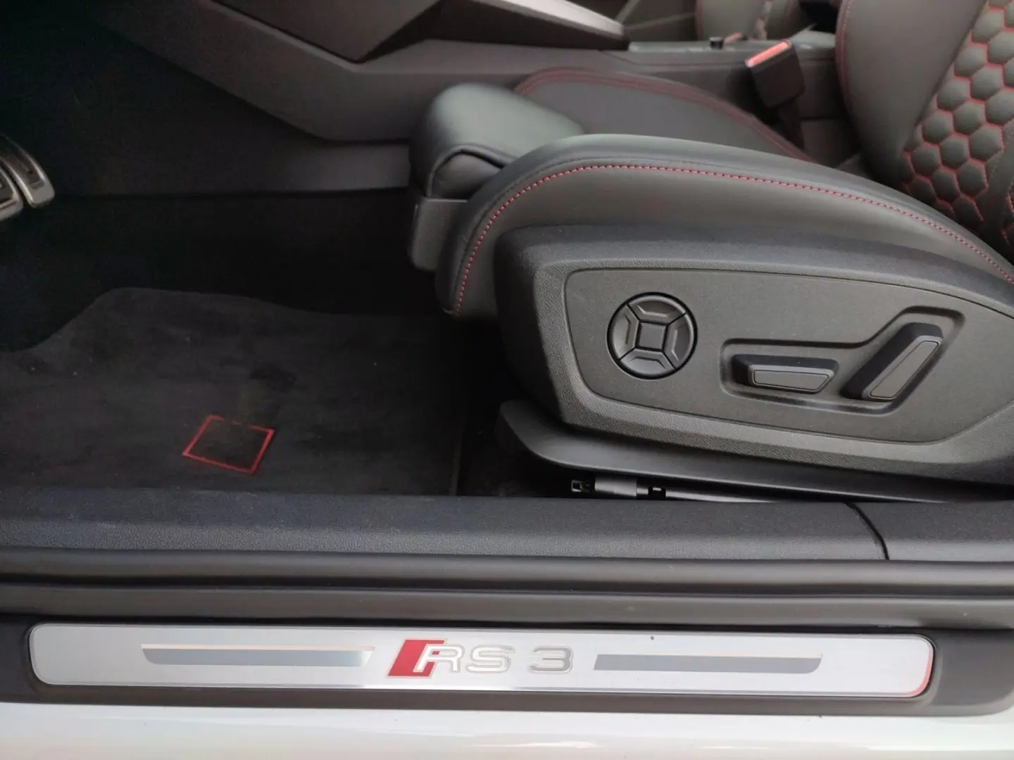 RS 3 Sportback quattro*Navi*Matrix*HUD*B&O*PDC*V