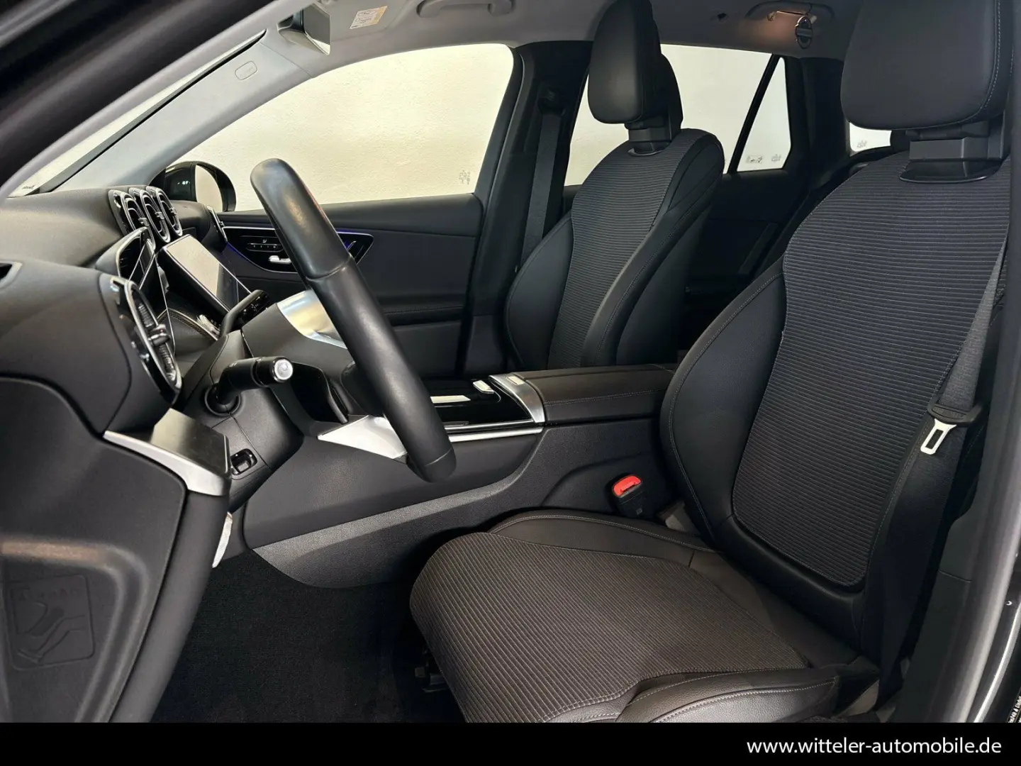 GLC 200 4MATIC AVANTGARDE LED/AHK/360°/DISTRONIC