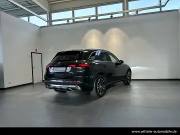 GLC 200 4MATIC AVANTGARDE LED/AHK/360°/DISTRONIC
