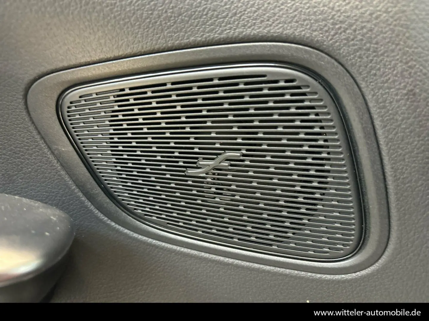 GLC 200 4MATIC AVANTGARDE LED/AHK/360°/DISTRONIC