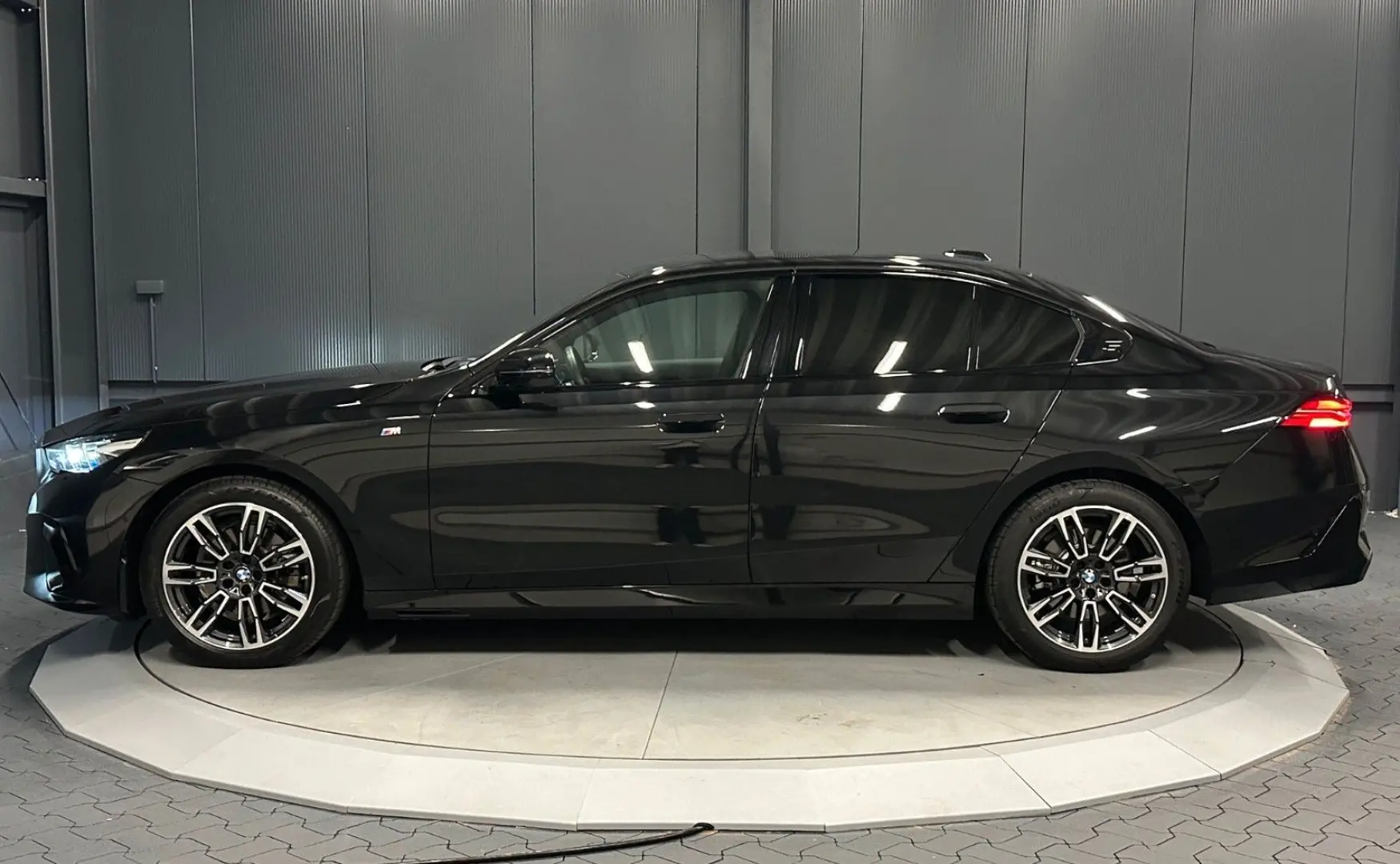 520d Lim. M-Sport *Travel/Driving-Assist*LEDER*