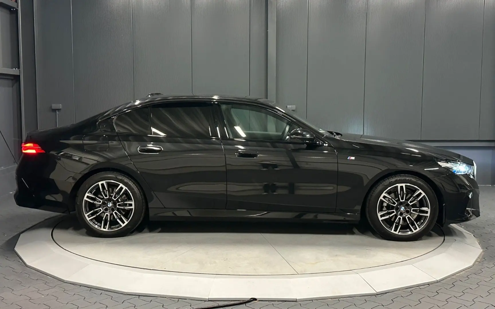 520d Lim. M-Sport *Travel/Driving-Assist*LEDER*