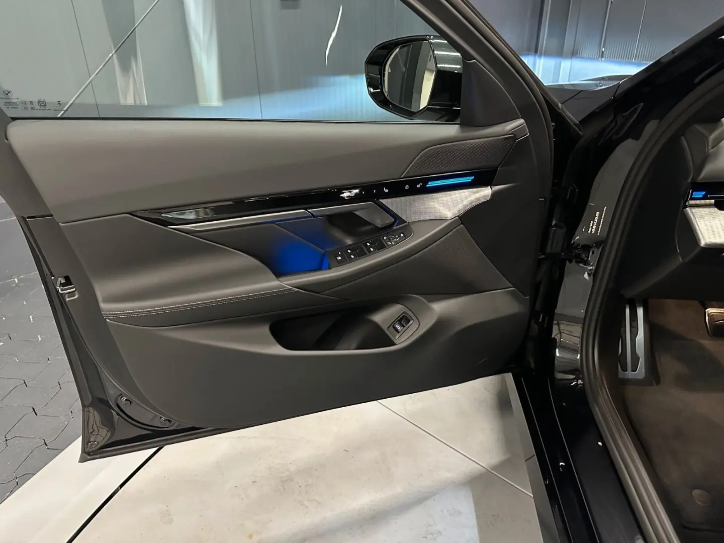 520d Lim. M-Sport *Travel/Driving-Assist*LEDER*