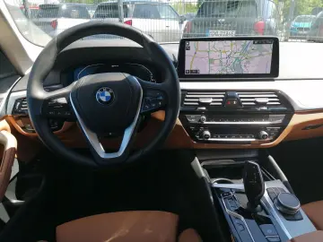 530 e Touring LASER HuD Luftfederung AHK NAVI   