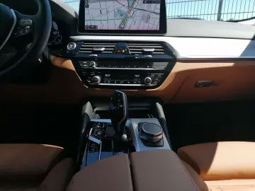 530 e Touring LASER HuD Luftfederung AHK NAVI   