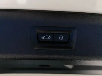 530 e Touring LASER HuD Luftfederung AHK NAVI   