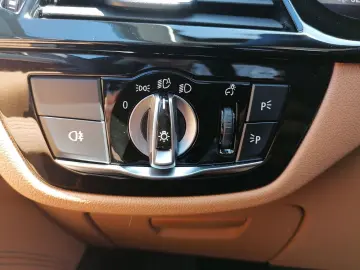 530 e Touring LASER HuD Luftfederung AHK NAVI   