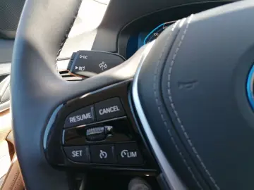 530 e Touring LASER HuD Luftfederung AHK NAVI   
