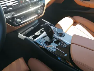 530 e Touring LASER HuD Luftfederung AHK NAVI   