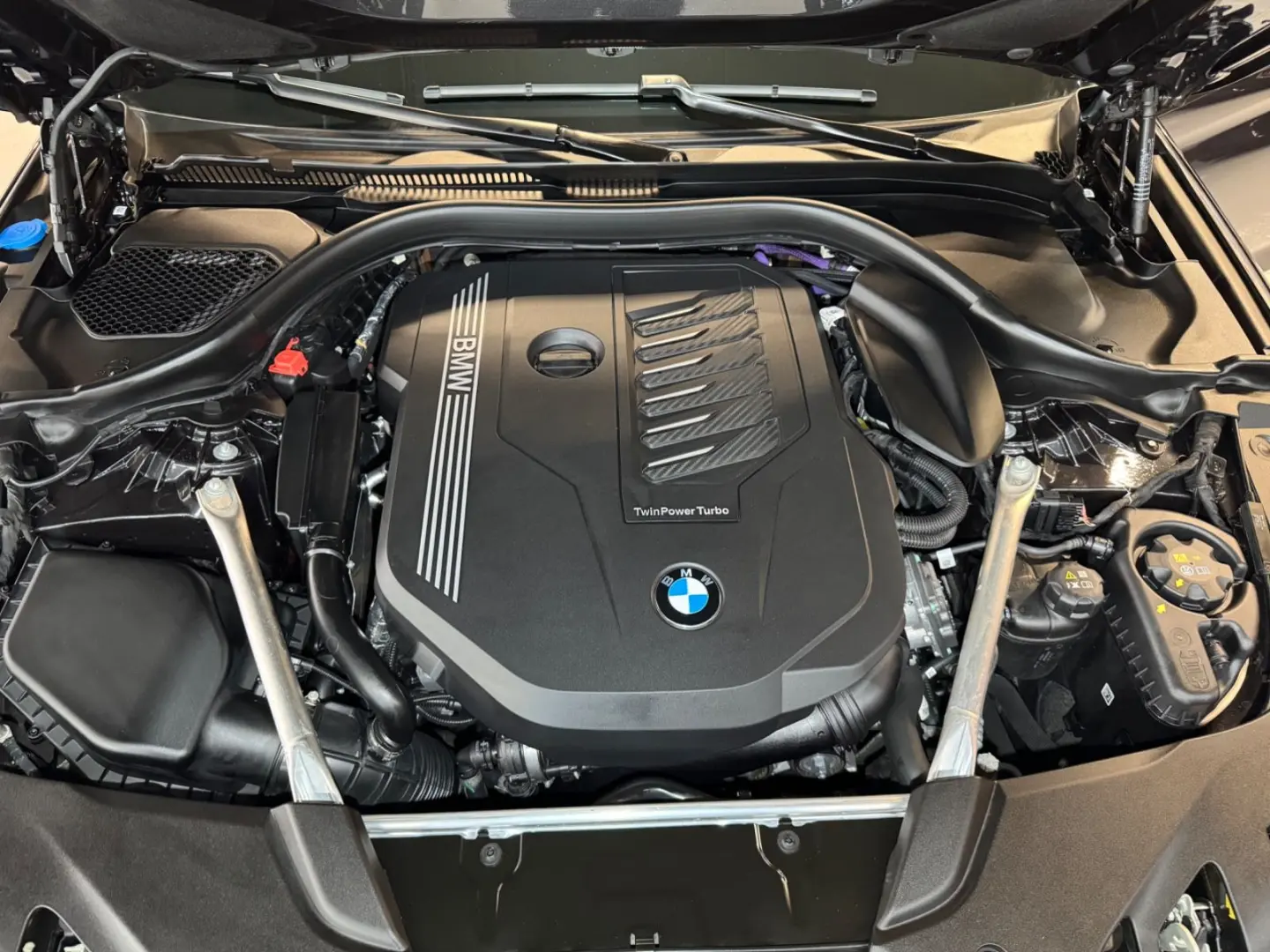 540i xDrive M Sport~HUD~LASER~HARMAN&KARDON~AHK