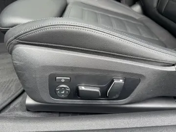M440i xDrive Coupé AdapLED DA ACC PA+ H/K HuD
