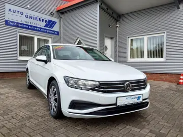 Passat 1.5 TSI Basis AHK ACC APP LED 110 kW