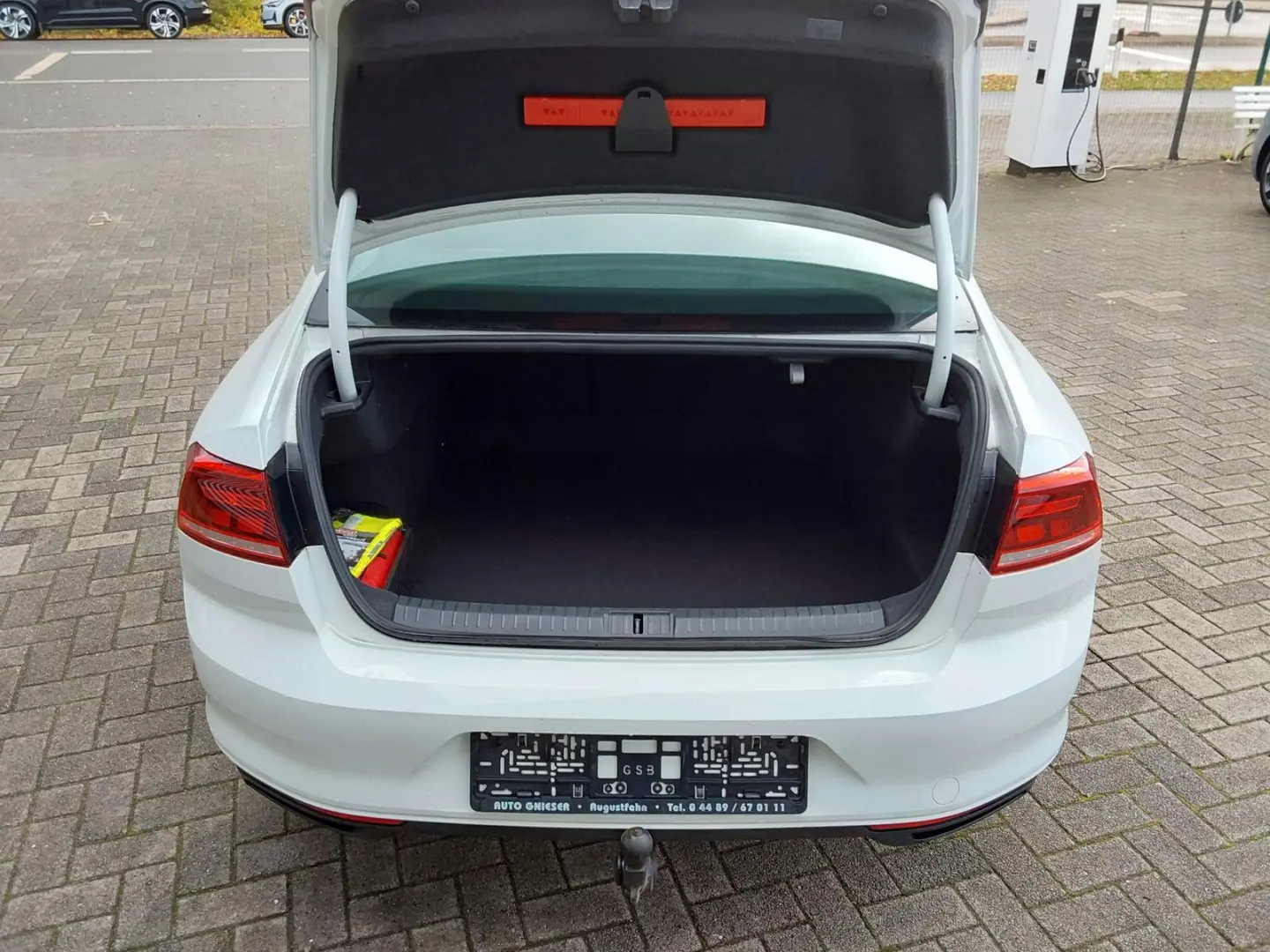 Passat 1.5 TSI Basis AHK/ACC/APP/LED 110 kW