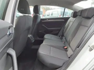 Passat 1.5 TSI Basis AHK/ACC/APP/LED 110 kW