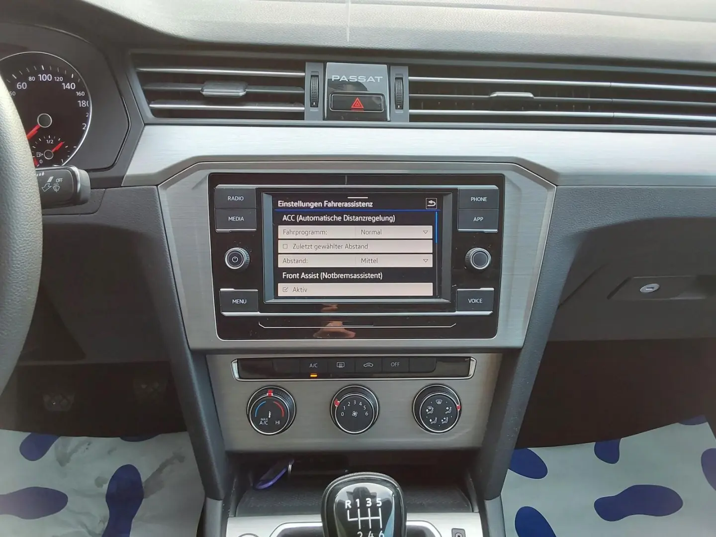 Passat 1.5 TSI Basis AHK/ACC/APP/LED 110 kW