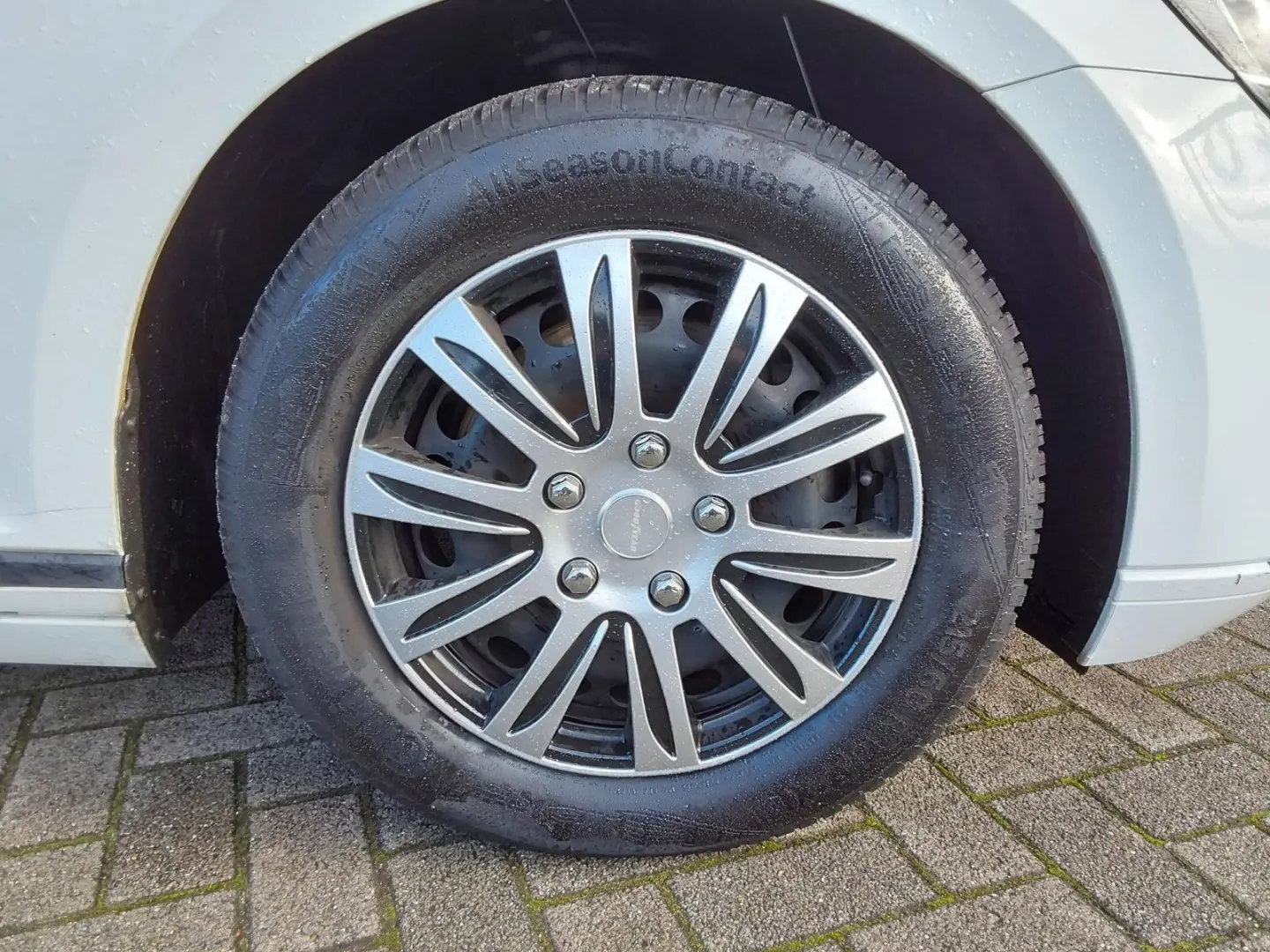 Passat 1.5 TSI Basis AHK/ACC/APP/LED 110 kW