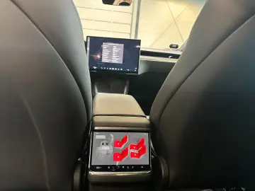 MODEL X PLAID | FULL SELF DRIVE 4.0 | YOKE |