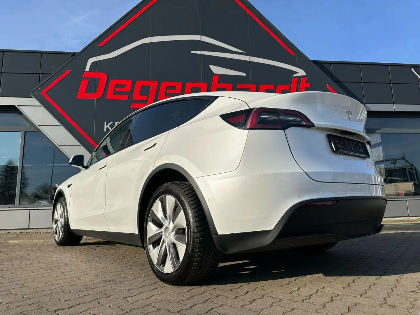 Model Y Long Range Dual AWD Enhanced Autopilot