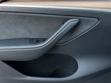 Model Y Long Range Dual AWD Enhanced Autopilot