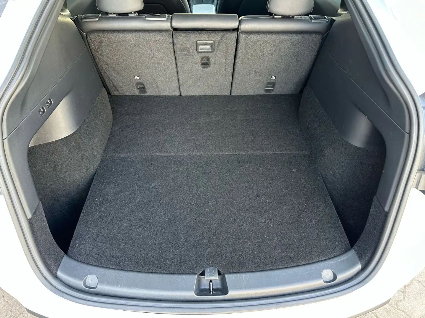 Model Y Long Range Dual AWD Enhanced Autopilot