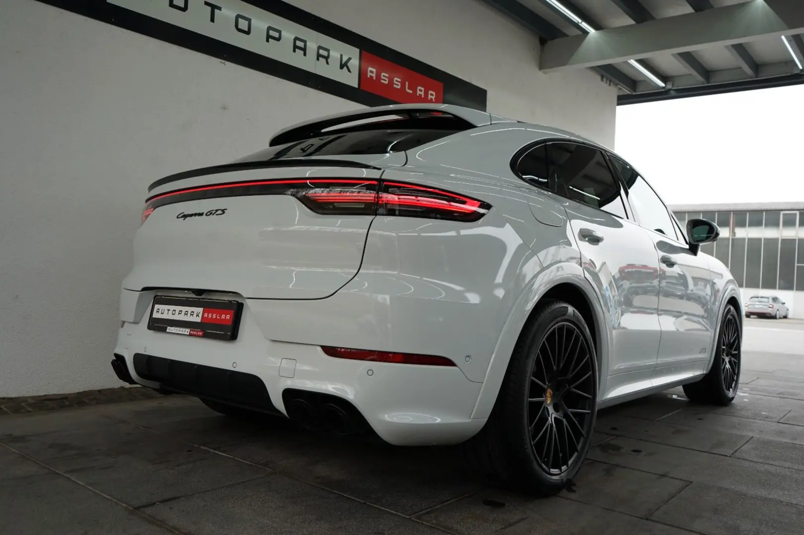 Cayenne Coupe GTS*LEDER-ROT*PDCC*HAL*MEGA-SPEC !