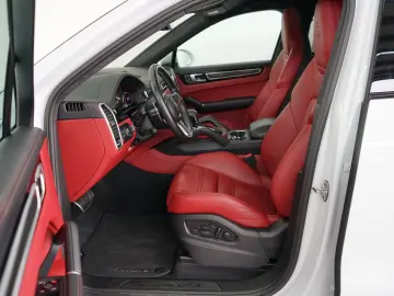 Cayenne Coupe GTS*LEDER-ROT*PDCC*HAL*MEGA-SPEC !