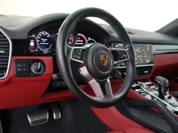 Cayenne Coupe GTS*LEDER-ROT*PDCC*HAL*MEGA-SPEC !
