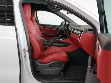 Cayenne Coupe GTS*LEDER-ROT*PDCC*HAL*MEGA-SPEC !
